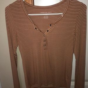 american eagle half button up long sleeve tee